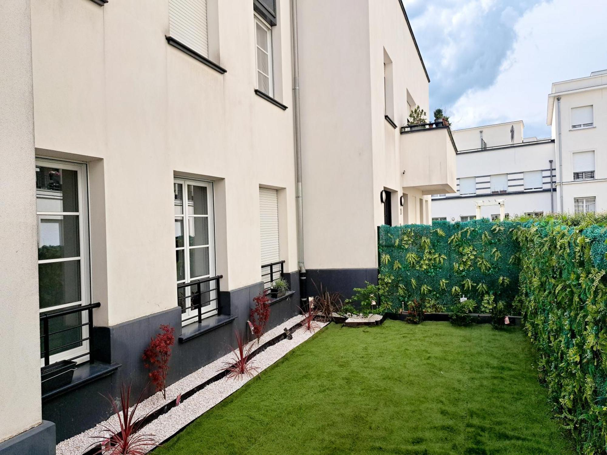 The Green Terrace Disneyland Chessy  Bagian luar foto